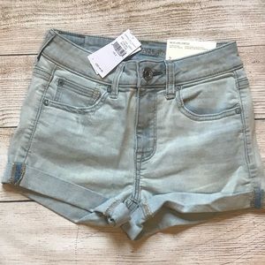 AE Super Hi Rise Shortie 2 - Light wash denim